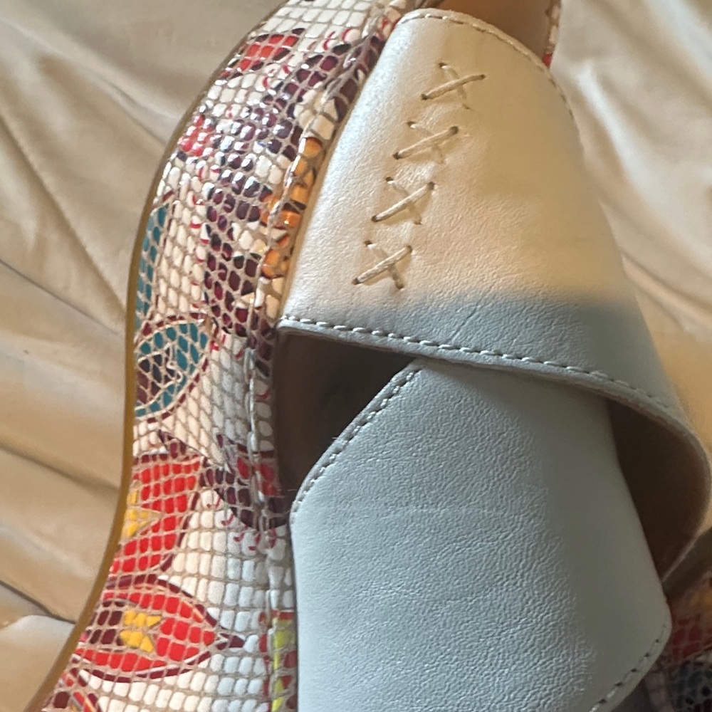 Born clogs Size 8 - Picture 9 of 10